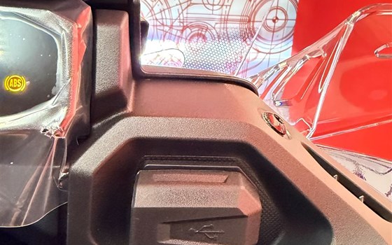 Verleihmotorrad Honda NT1100 DCT Electronic Suspension vom Händler Motorradhaus R. & V. Krapp OHG - Bild 10