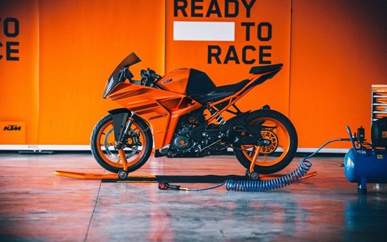 Verleihmotorrad KTM RC 390 vom Händler Motorrad Kiermaier GbR - Bild 5