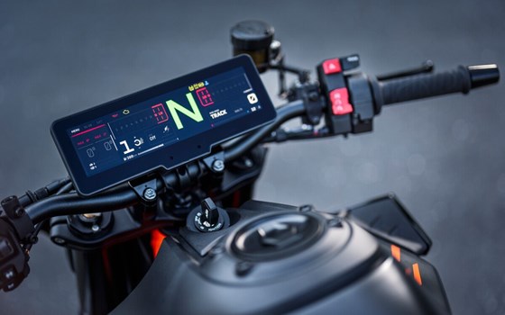 Verleihmotorrad KTM 990 Duke R vom Händler Sauer & Freuding GbR TOPSPEED Motorradwelt Trier - Bild 13