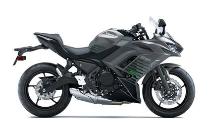 Leihmotorrad Kawasaki Ninja 650
