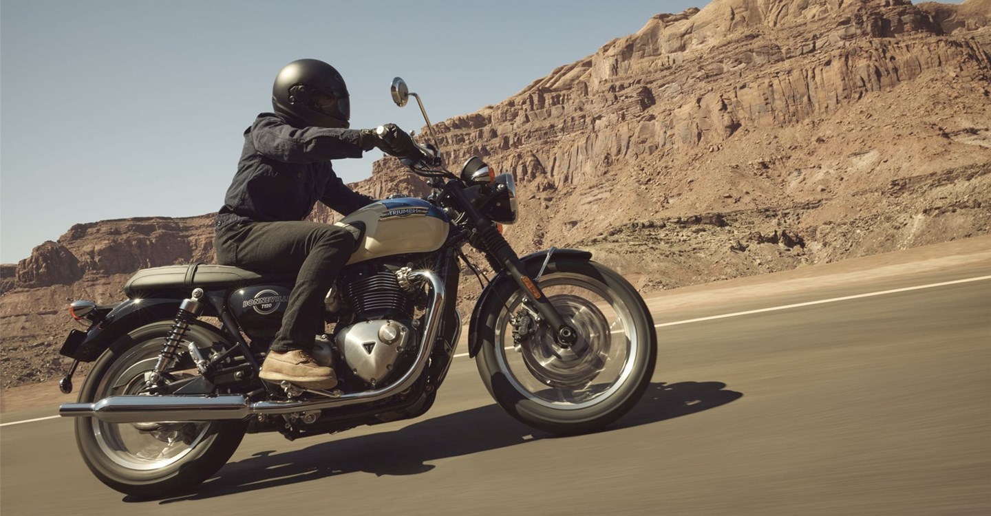 Verleihmotorrad Triumph Bonneville T120 vom Händler Warm Up Zweiradtechnik GmbH