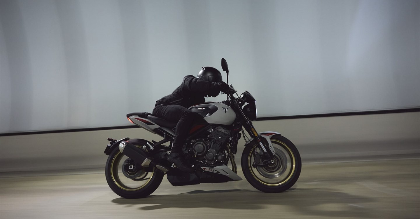 Verleihmotorrad Triumph Trident 800 vom Händler Warm Up Zweiradtechnik GmbH