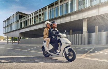 Leihmotorrad Honda CUV e: