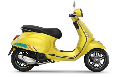 Leihmotorrad Vespa Primavera 125 S