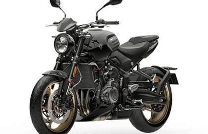 Leihmotorrad Triumph Trident 800