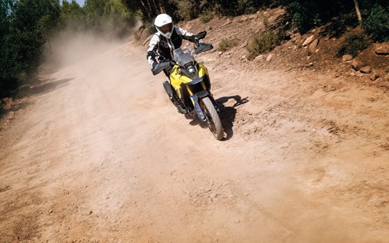 Verleihmotorrad Suzuki V-Strom 800DE vom Händler Motorrad Geisenhofer GmbH & Co. KG  - Bild 3