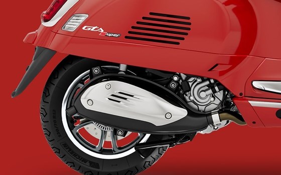 Verleihmotorrad Vespa GTS 310 Super vom Händler Motorrad Geisenhofer GmbH & Co. KG  - Bild 4