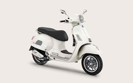 Verleihmotorrad Vespa GTS 310 Super vom Händler Motorrad Geisenhofer GmbH & Co. KG  - Bild 7