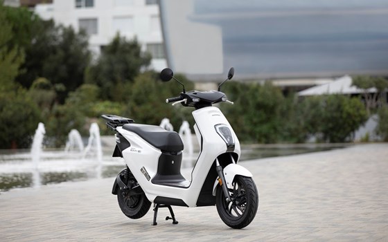 Verleihmotorrad Honda CUV e: vom Händler GEDE Techn. Handel GmbH - Bild 1