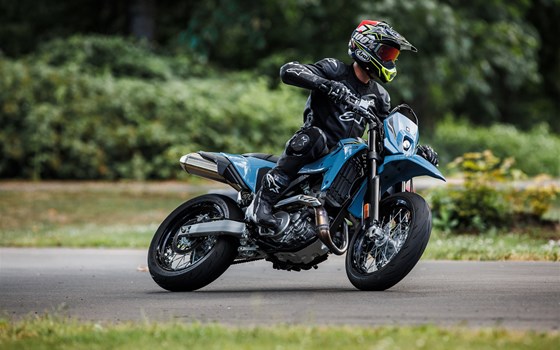 Verleihmotorrad Suzuki DR-Z 400 SM vom Händler Autohaus Wolfgang Nowak - Bild 4