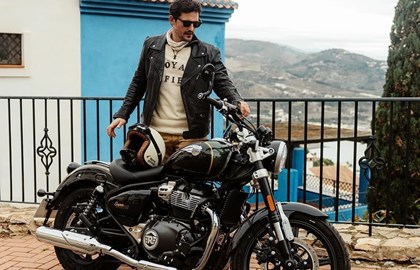 Leihmotorrad Royal Enfield Super Meteor 650