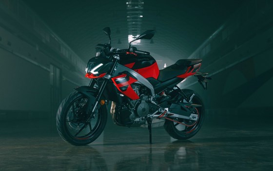Verleihmotorrad Aprilia Tuono 457 vom Händler Schwarz Motorized - Bild 13