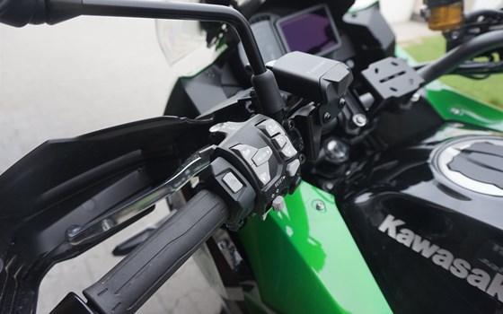Verleihmotorrad Kawasaki Versys 1100 SE vom Händler Eichenberger Zweirad-Sport - Bild 10