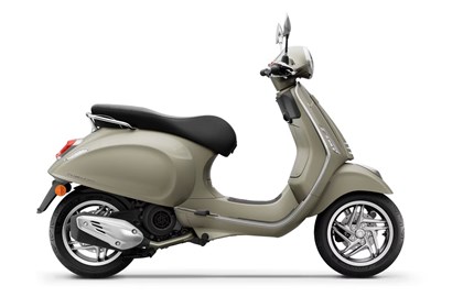 Leihmotorrad Vespa Primavera 125