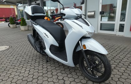 Leihmotorrad Honda SH350i