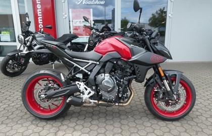 Leihmotorrad Suzuki GSX-8S