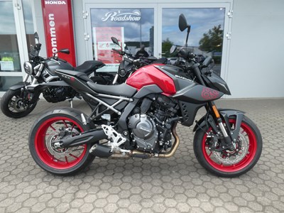 GSX-8S