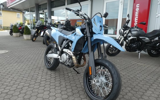 Verleihmotorrad Suzuki DR-Z 400 SM vom Händler Zweirad-Center Zöller - Bild 2