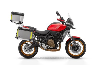Leihmotorrad QJ Motor SRT 700 SX