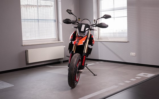 Verleihmotorrad Ducati Hypermotard 698 Mono RVE vom Händler Zweirad Meggle GmbH & Co. KG - Bild 3