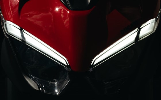 Verleihmotorrad Ducati Streetfighter V4 vom Händler Zweirad Meggle GmbH & Co. KG - Bild 6