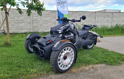 Leihmotorrad Can-Am Ryker 900 Rally Edition