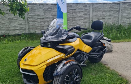 Leihmotorrad Can-Am Spyder F3
