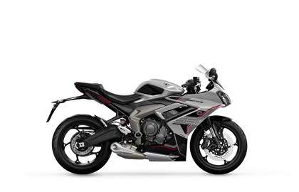 Leihmotorrad Triumph Daytona 660
