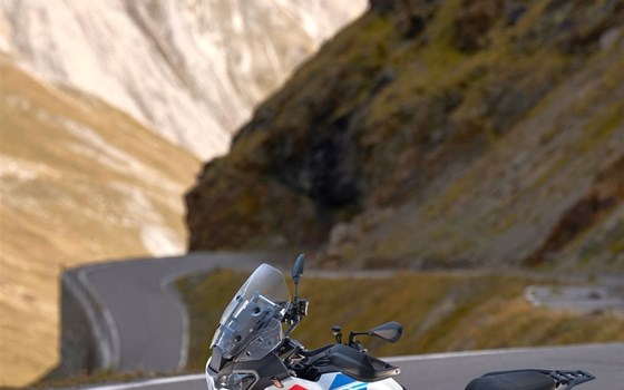 Verleihmotorrad Moto Guzzi Stelvio Duecento Tributo vom Händler Bike Factory Motorradhandels GmbH - Bild 9