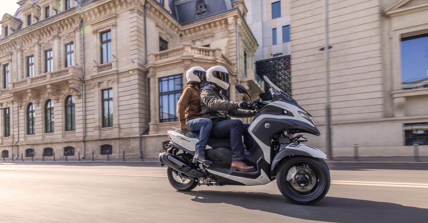 Verleihmotorrad Yamaha Tricity 300 Airbag vom Händler Zweirad Center Gawelleck