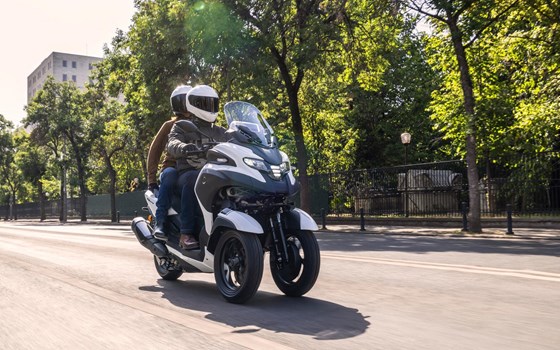 Verleihmotorrad Yamaha Tricity 300 Airbag vom Händler Zweirad Center Gawelleck - Bild 9