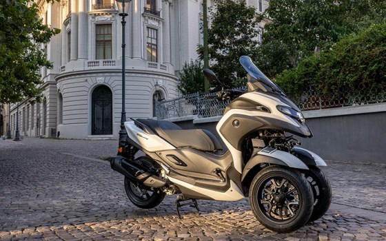 Verleihmotorrad Yamaha Tricity 300 Airbag vom Händler Zweirad Center Gawelleck - Bild 12