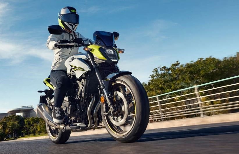 Verleihmotorrad Honda CB500 Hornet E-Clutch vom Händler Zweirad Unterberger GmbH