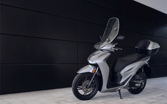 Verleihmotorrad Honda SH125i vom Händler Auto Hermes GmbH & Co. KG - Bild 3