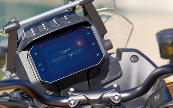Verleihmotorrad Moto Guzzi Stelvio vom Händler Sauer & Freuding GbR TOPSPEED Motorradwelt Trier - Bild 15