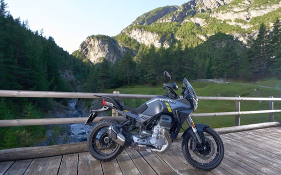 Verleihmotorrad Moto Guzzi Stelvio vom Händler Sauer & Freuding GbR TOPSPEED Motorradwelt Trier - Bild 19