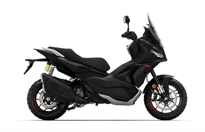 Leihmotorrad Aprilia SR GT 400
