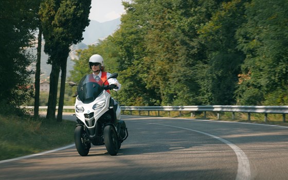 Verleihmotorrad Piaggio MP3 310 vom Händler Sauer & Freuding GbR TOPSPEED Motorradwelt Trier - Bild 2