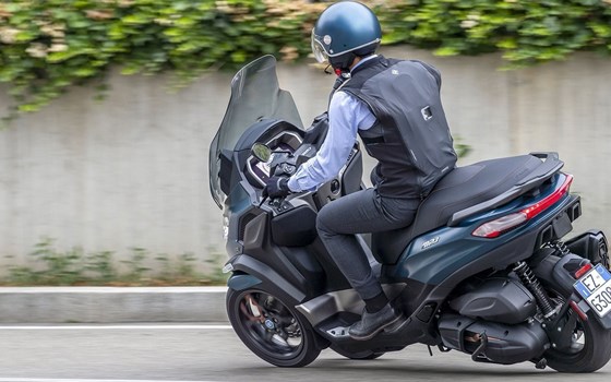 Verleihmotorrad Piaggio MP3 530 HPE Exclusive vom Händler Sauer & Freuding GbR TOPSPEED Motorradwelt Trier - Bild 5
