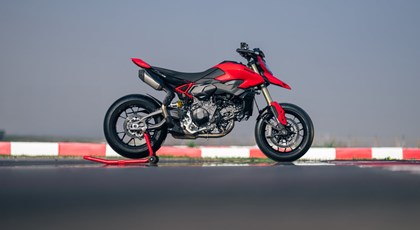 Ducati Hypermotard V2