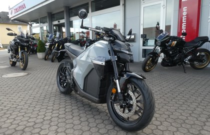 Leihmotorrad Honda WN7