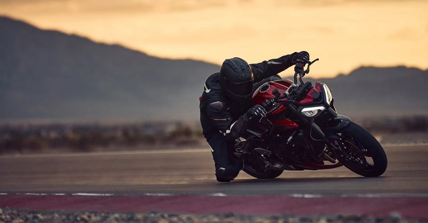 Verleihmotorrad Triumph Street Triple 765 RS vom Händler Warm Up Zweiradtechnik GmbH