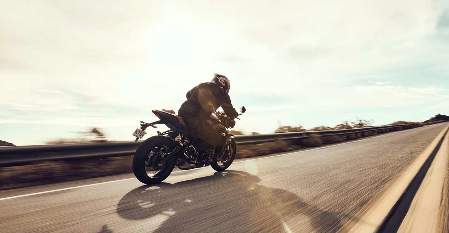 Verleihmotorrad Triumph Street Triple 765 RS vom Händler Warm Up Zweiradtechnik GmbH
