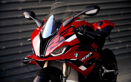 Verleihmotorrad BMW S 1000 RR vom Händler BMW Motorradzentrum Wien - Bild 28 Verleihmotorrad BMW S 1000 RR vom Händler BMW Motorradzentrum Wien - Bild 28
