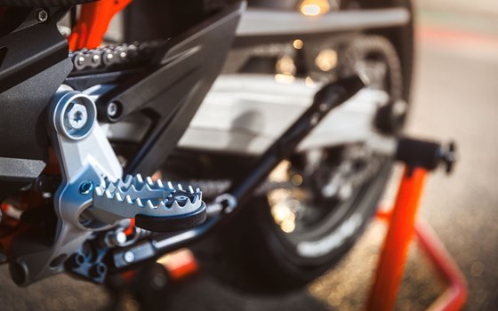 Verleihmotorrad KTM 690 SMC R vom Händler Road Star Motorcycles GmbH - Bild 16