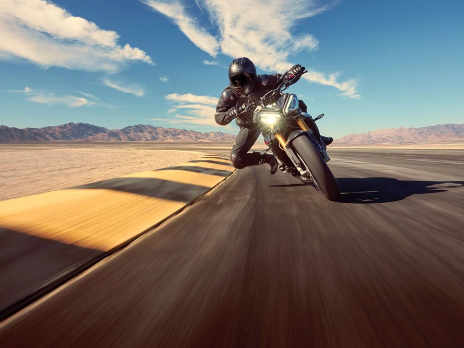 Verleihmotorrad Triumph Speed Triple 1200 RS vom Händler Motorrad Dirnberger GmbH & Co. KG Bild 11: Verleihmotorrad Triumph Speed Triple 1200 RS vom Händler Motorrad Dirnberger GmbH & Co. KG