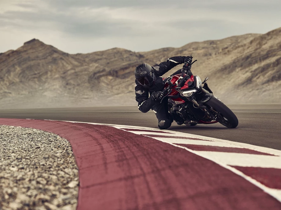 Verleihmotorrad Triumph Street Triple 765 RS vom Händler Klingenberger Kehl GbR Bild 5: Verleihmotorrad Triumph Street Triple 765 RS vom Händler Klingenberger Kehl GbR