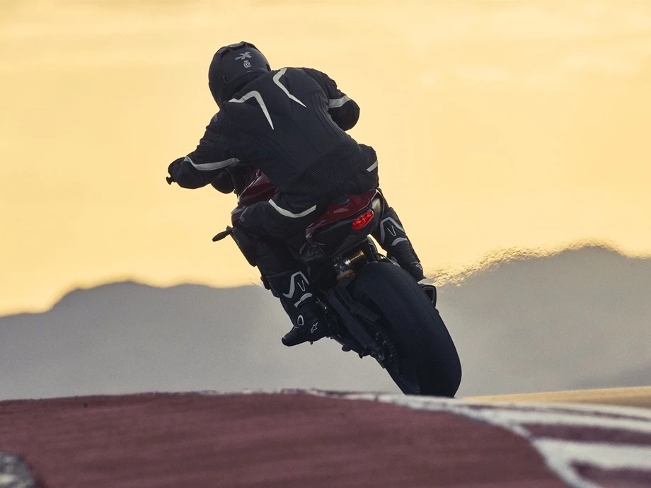 Verleihmotorrad Triumph Street Triple 765 RS vom Händler Klingenberger Kehl GbR Bild 22: Verleihmotorrad Triumph Street Triple 765 RS vom Händler Klingenberger Kehl GbR