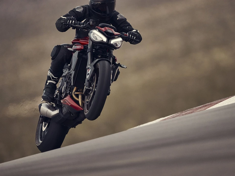 Verleihmotorrad Triumph Street Triple 765 RS vom Händler Klingenberger Kehl GbR Bild 23: Verleihmotorrad Triumph Street Triple 765 RS vom Händler Klingenberger Kehl GbR