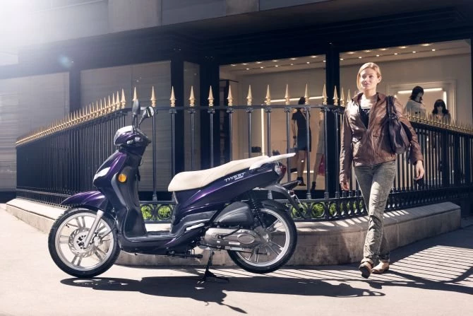 Verleihmotorrad Peugeot Tweet 125 vom Händler 1000PS-Musterhändler Bild 1: Verleihmotorrad Peugeot Tweet 125 vom Händler 1000PS-Musterhändler